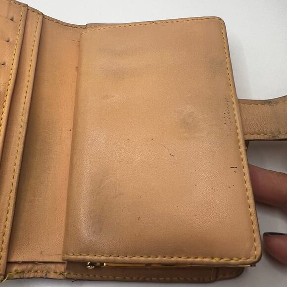 GUC Louis Vuitton White Murakami Wallet - Picture 6 of 12